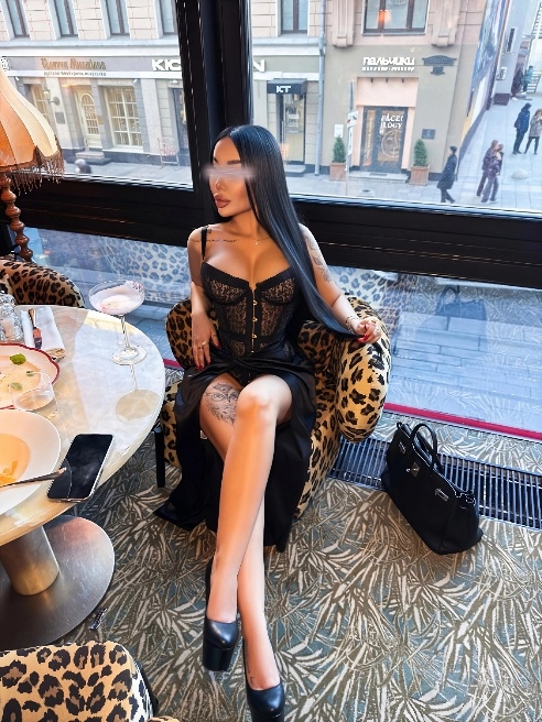 Привет, сладкий! 💋 Я - Альбина Братц, жгучая брюнетка с идеальной фигурой, пышной грудью, упругим телом💪🏽 и горящими страстью глазами!😍...