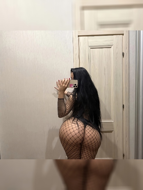 Привет, сладкий! 💋 Я - Альбина Братц, жгучая брюнетка с идеальной фигурой, пышной грудью, упругим телом💪🏽 и горящими страстью глазами!😍...