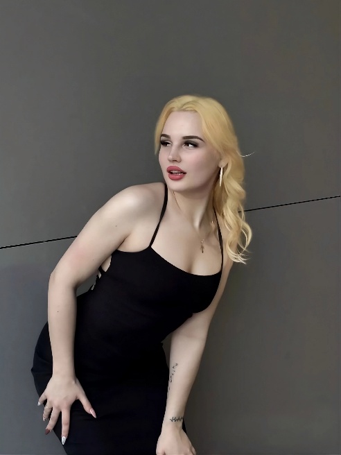 🍓Привет, я Сабрина — твоя горячая блондиночка 🔥

😈 С виду нежная куколка, но не обольщайся — характер у меня с перчинкой. Люблю играть, д...