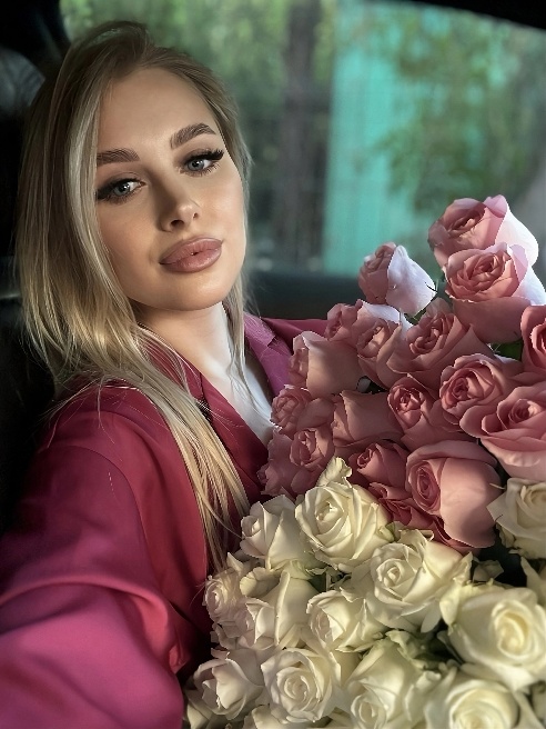 Мне 22 года, я увлекаюсь машинами, хочу открыть свой тюнинг)) очень много знаю про это, люблю быстрые машины и быструю езду🔥🔥🔥
