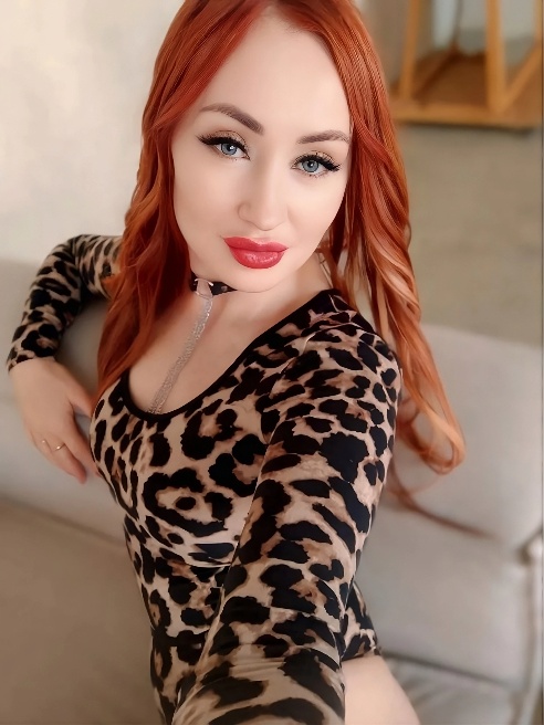 Ты даже не представляешь, как сильно я хочу прикоснуться к тебе... 💋🔥 Мои пальцы будут скользить по твоей коже, исследуя каждый её сантим...