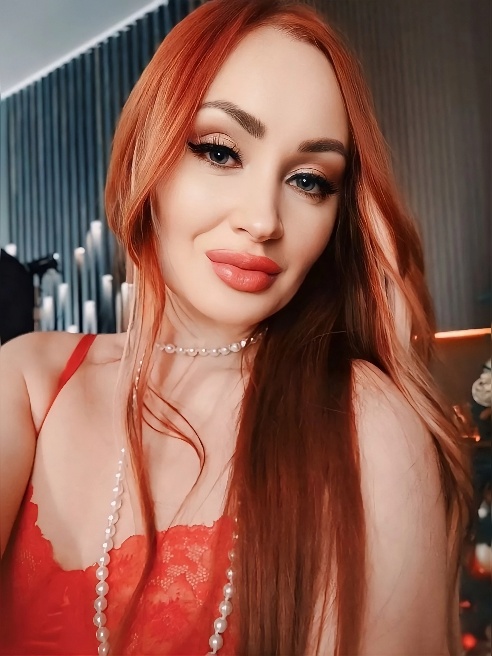 Ты даже не представляешь, как сильно я хочу прикоснуться к тебе... 💋🔥 Мои пальцы будут скользить по твоей коже, исследуя каждый её сантим...