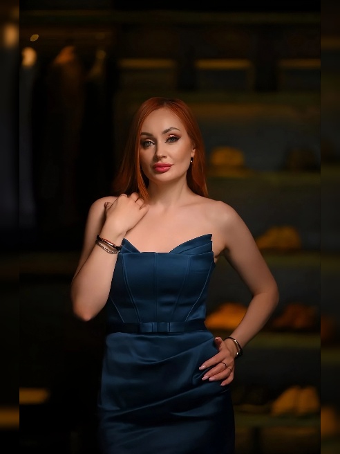 Ты даже не представляешь, как сильно я хочу прикоснуться к тебе... 💋🔥 Мои пальцы будут скользить по твоей коже, исследуя каждый её сантим...