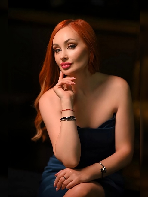 Ты даже не представляешь, как сильно я хочу прикоснуться к тебе... 💋🔥 Мои пальцы будут скользить по твоей коже, исследуя каждый её сантим...