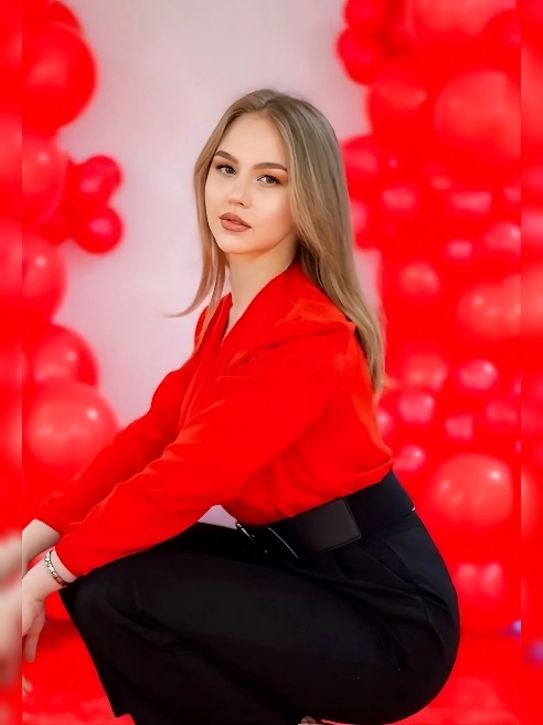 Настоящий GFE , искренний и чувственный секс, бархатистая молодая кожа ☺ 



Живу недалеко от самого сердца столицы, с удовольствием приг...