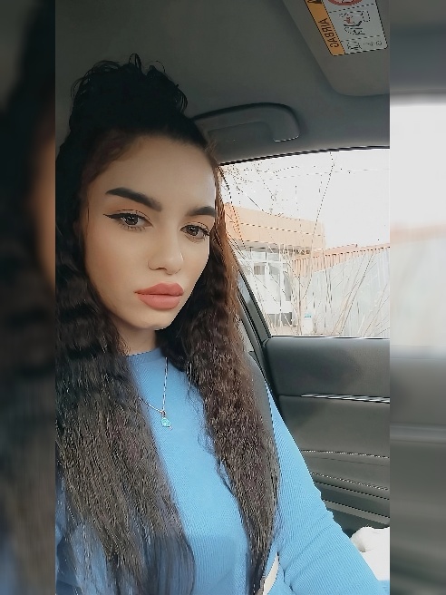 Я могу выглядеть невинной, но поверьте мне, во мне нет ничего невинного! Мне нравится играть со своим телом, сосать, дарить, а главное –...