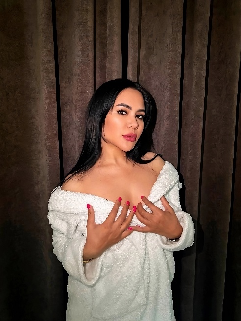 Я так сильно хочу тебя, что это сводит меня с ума. 🔥👅 Мои горячие поцелуи и смелые прикосновения будут доводить тебя до предела. Я буду д... Я так сильно хочу тебя, что это сводит меня с ума. 🔥👅 Мои горячие поцелуи и смелые прикосновения будут доводить тебя до предела. Я буду д...
