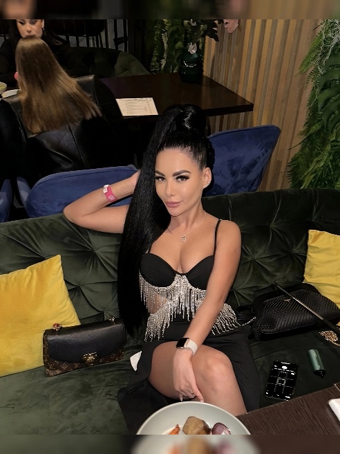 ❤100% Индивидуально!





Приветствую мой дорогой 💋

Я нежная миниатюрная брюнеточка с шикарным 4-м размером груди💦 Без ума от мужчин...