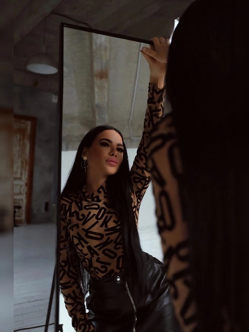 ❤100% Индивидуально!





Приветствую мой дорогой 💋

Я нежная миниатюрная брюнеточка с шикарным 4-м размером груди💦 Без ума от мужчин...