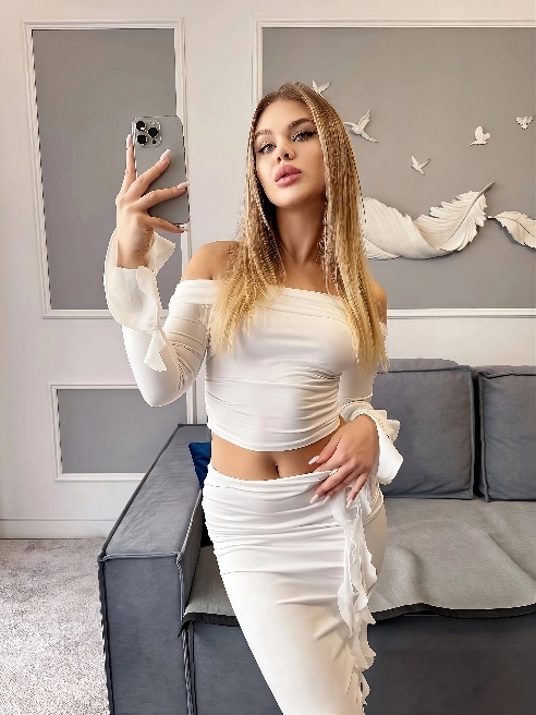 Ты не сможешь уйти от меня этой ночью 😘. Моя кожа требует твоих прикосновений, мои пальцы уже готовы исследовать каждую линию твоего тела... Ты не сможешь уйти от меня этой ночью 😘. Моя кожа требует твоих прикосновений, мои пальцы уже готовы исследовать каждую линию твоего тела...
