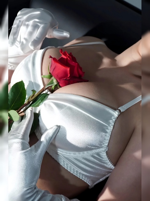 😻Я Лера😻

👄Приглашаю в гости)Люблю конфиденциальные встречи!Всегда в хорошем настроении и в красивом нижнем белье)Ко всему подхожу с душо...