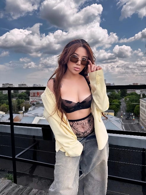 Так хочется мужского внимания🥺🥺🩷

Я уже вся мокренькая…💦💦💦

Как на счет поставить меня на коленочки и заставить ублажать твой сладкий 🍌?)...
