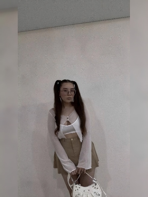 Так хочется мужского внимания🥺🥺🩷

Я уже вся мокренькая…💦💦💦

Как на счет поставить меня на коленочки и заставить ублажать твой сладкий 🍌?)...