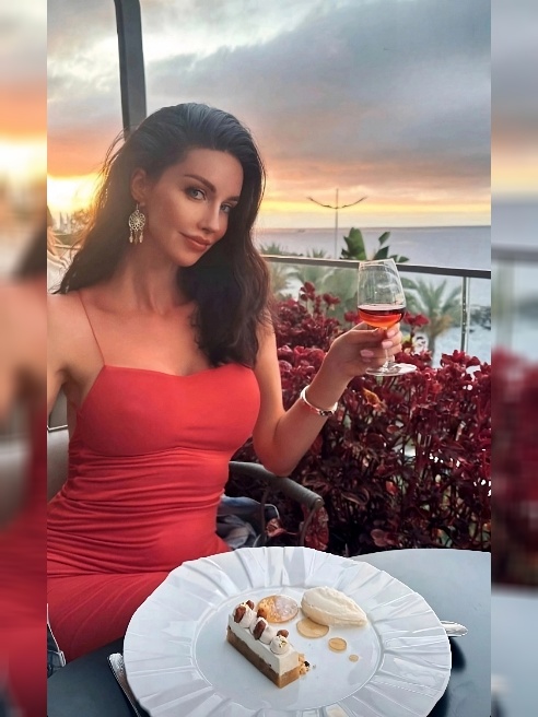 Привет🧡 Я профессиональная волейболистка🔥ТОП уровень во всем🔥ГОТОВА тебя будоражить 🔥



✅ ТГ канал с моими 🔞 видео

@VickyTallmodel(м...