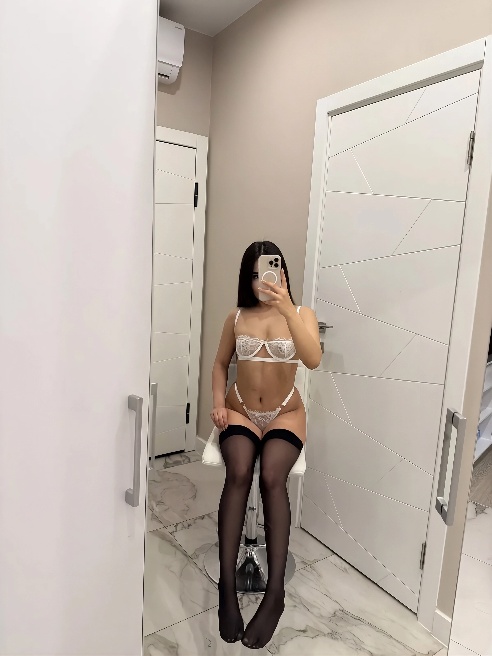 Я миниатюрная азиаточка с упругим телом и стоячей грудью ❤🔥 Дюймовочка которая в постели может вытворять такое и изгибаться в такие позы...