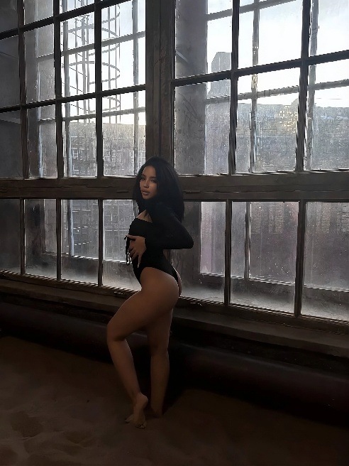 💃The way you shake it
I can't believe it
I ain't never seen an ass like that
The way you move it
You make my peepee go DOING DOING DO... 💃The way you shake it
I can't believe it
I ain't never seen an ass like that
The way you move it
You make my peepee go DOING DOING DO...