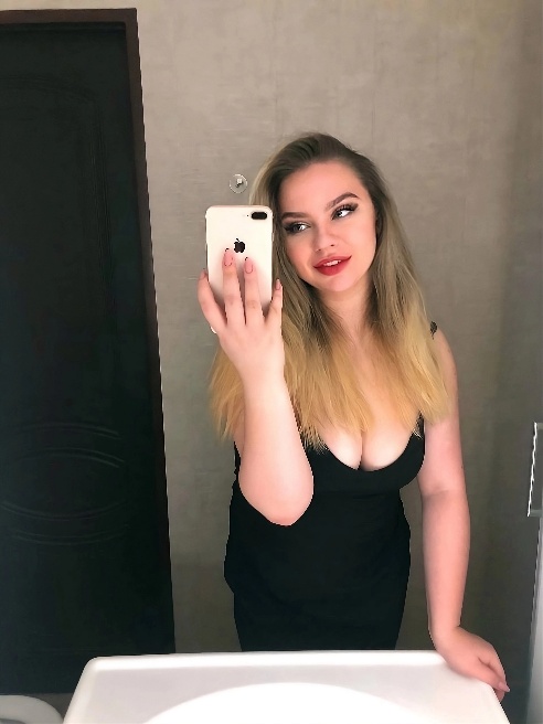 Ты заставляешь меня дрожать от одного твоего прикосновения. 😏💋 Эта ночь будет только нашей, наполненной желанием, которое невозможно скры...
