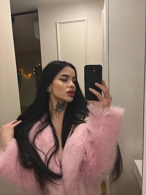 Игривая кошка в теле пантеры ♣️❤️‍🔥
Жду твоего визита💘