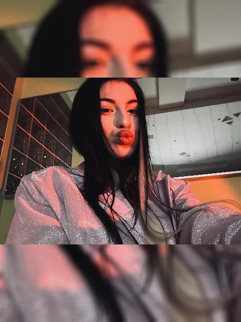 Общительная и интересная девушка, точно не заскучаешь 🤗