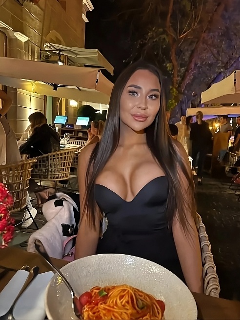 Sport Luxury Girl 💎 Редкая 💎 
чемпионка фитнес бикини 👙😍 Мои формы - как результат усердной работы над собой 💪🏽 читай ⬇️