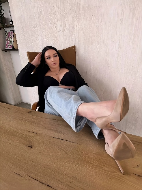 Эффектная🔥, неповторимая🤩и самая развратная🔞 я жду тебя в гости❗❗❗
Свои сиси 4 размера🔥✨
И невероятное желание довести тебя до 💦💦💦💦💦€ Эффектная🔥, неповторимая🤩и самая развратная🔞 я жду тебя в гости❗❗❗
Свои сиси 4 размера🔥✨
И невероятное желание довести тебя до 💦💦💦💦💦€