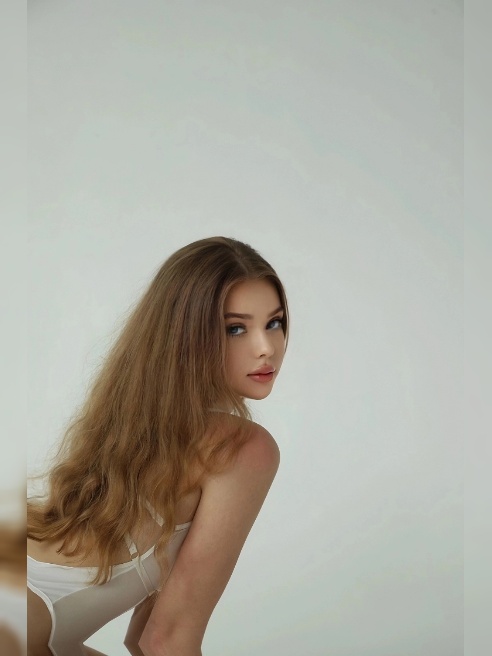 New girl! Юность, нежность, натуральность и неиспорченность… 



Привет, меня зовут Лея и мне только-только исполнилось 18 лет, в жизни...