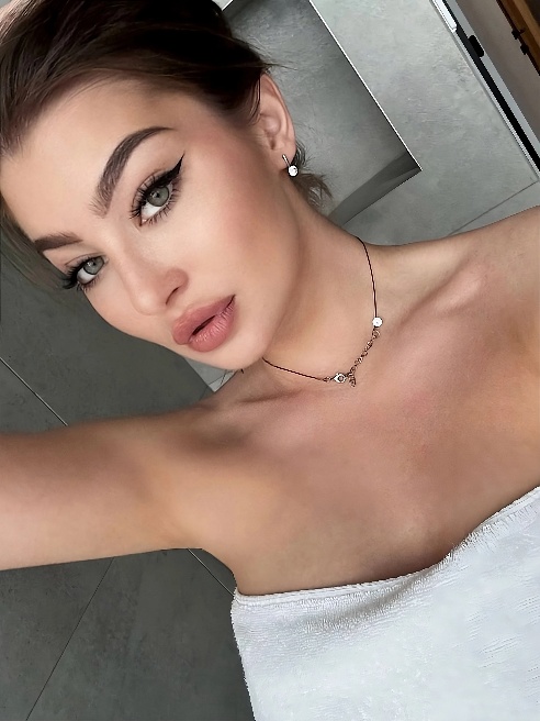 Ты разжигаешь во мне огонь, который невозможно укротить. 💋🔥 Я хочу чувствовать тебя рядом, каждое твоё движение, каждую искру страсти в т...