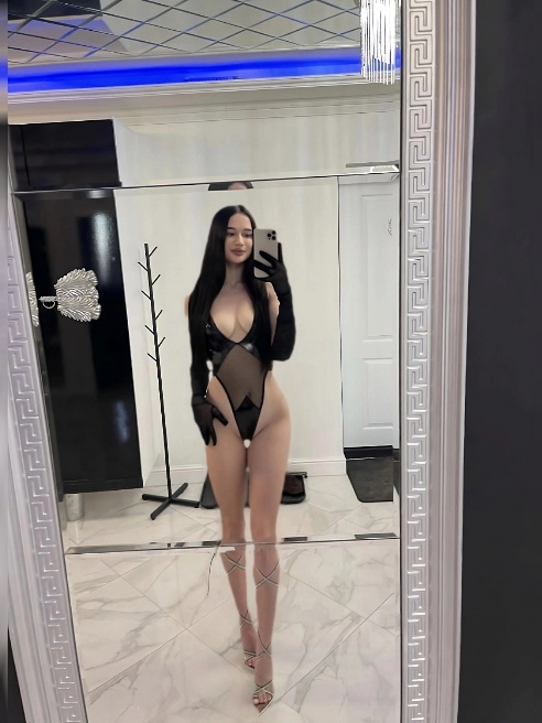 💋Новенькая в этой сфере

💋Мне реально 19 лет

💋В апартаментах одна

💋Встречаюсь индивидуально

💋Соответствую фото на сто процентов