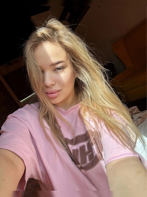 Привет,меня зовут Милка☺👋
Всегда встречаю в хорошем настроении🔥
✅Буду рада различным сценарием нашего с тобой отдыхом)
✅Веселая,инт... Привет,меня зовут Милка☺👋
Всегда встречаю в хорошем настроении🔥
✅Буду рада различным сценарием нашего с тобой отдыхом)
✅Веселая,инт...
