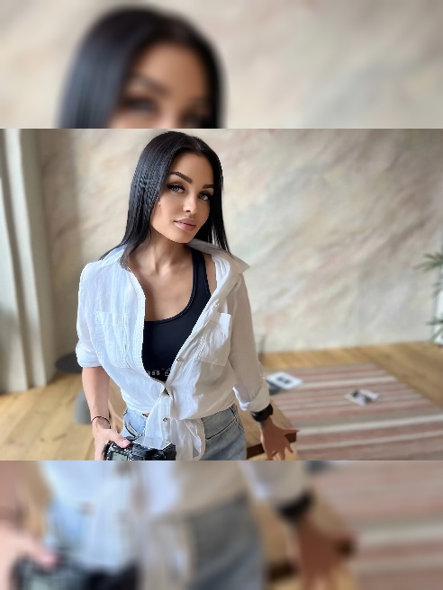 Я — та самая девушка, с которой не стыдно появиться на ужине, светском мероприятии или просто провести вечер в уютной обстановке.

Элеган...
