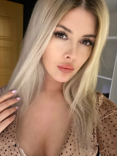 С удовольствием Помогу Скрасить твое время и отвлечь от серых будней❤ Очень хорошо делаю минет 🍌 это моя коронка))☝️ Мне искренне нравитс... С удовольствием Помогу Скрасить твое время и отвлечь от серых будней❤ Очень хорошо делаю минет 🍌 это моя коронка))☝️ Мне искренне нравитс...