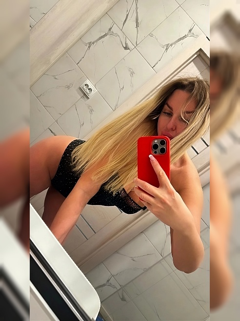 Просто посмотри на мои шикарные формы и моё красивое лицо🥰



На мои мягкие губки, а потом представь их на своём возбуждённом члене, ко...