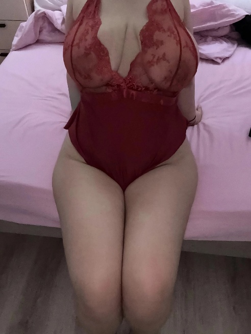 Лежу на кровати, ласкаю свои сисечки и жду тебя!  +7 967 017 68 26