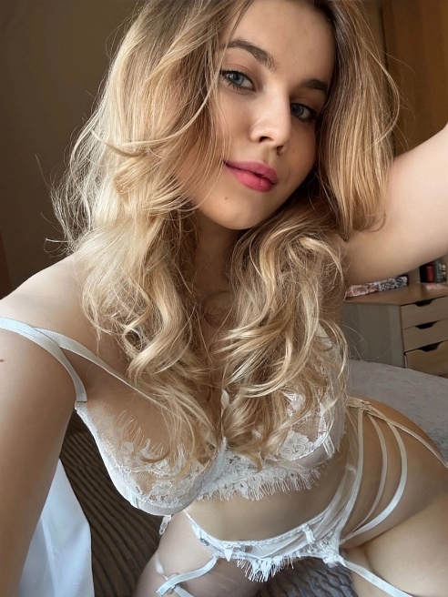 Фото мои! Сделанные на телефон. 100% GFE❤



Привет, меня зовут Алиса, уверенна, что мои формы сведут тебя с ума. Аппетитная попа и акк...