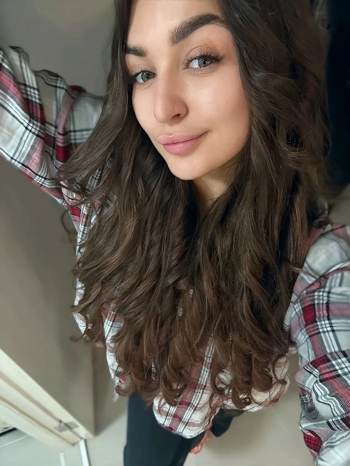 Приветики пистолетики,оторвемся???❤️😎

Я страстная ,молодая ,жгучая брюнетка 

Бархатная кожа,стоячая грудь и упругая попа -это все про м...