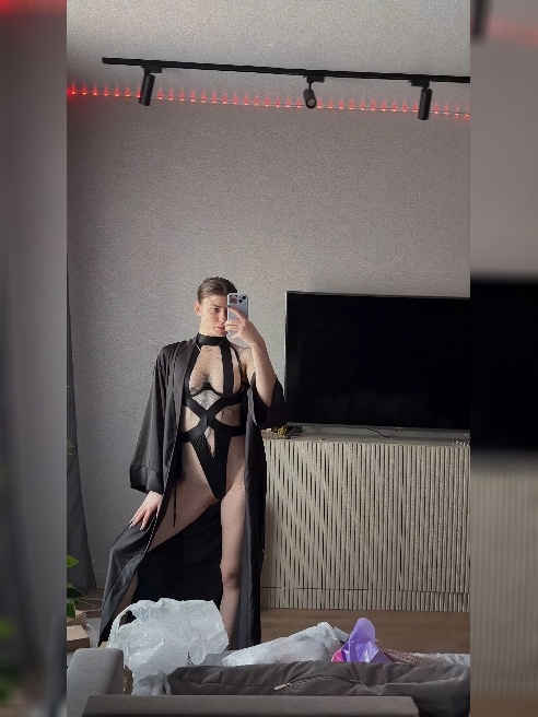 Мужчины привет😘😉😋, я молодая, страстная инди,приглашаю вас в гости в свою уютную квартиру.Одна, никаких подруг, соседей и прочей чепухи,... Мужчины привет😘😉😋, я молодая, страстная инди,приглашаю вас в гости в свою уютную квартиру.Одна, никаких подруг, соседей и прочей чепухи,...