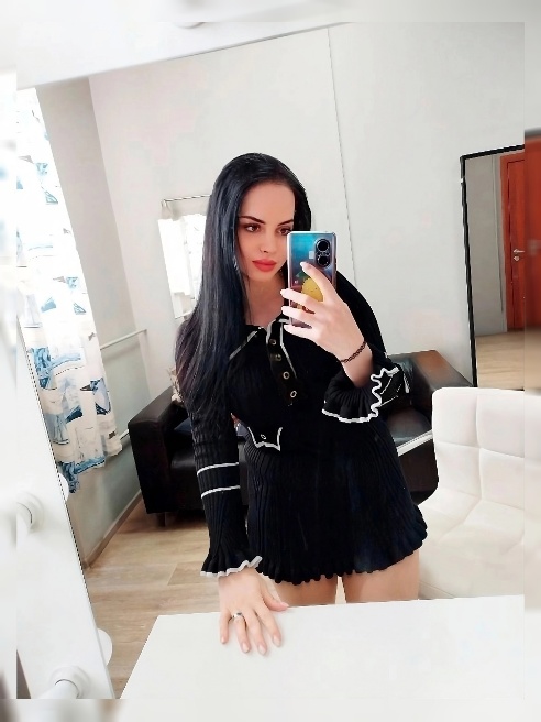 Ты знаешь, что я делаю, когда думаю о тебе?.. 😏 Я зажмуриваю глаза, провожу рукой по бедру… медленно, томно… представляя, что это твои па... Ты знаешь, что я делаю, когда думаю о тебе?.. 😏 Я зажмуриваю глаза, провожу рукой по бедру… медленно, томно… представляя, что это твои па...