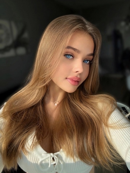 New girl! Юность, нежность, натуральность и неиспорченность… 



Привет, меня зовут Лея и мне только-только исполнилось 18 лет, в жизни...