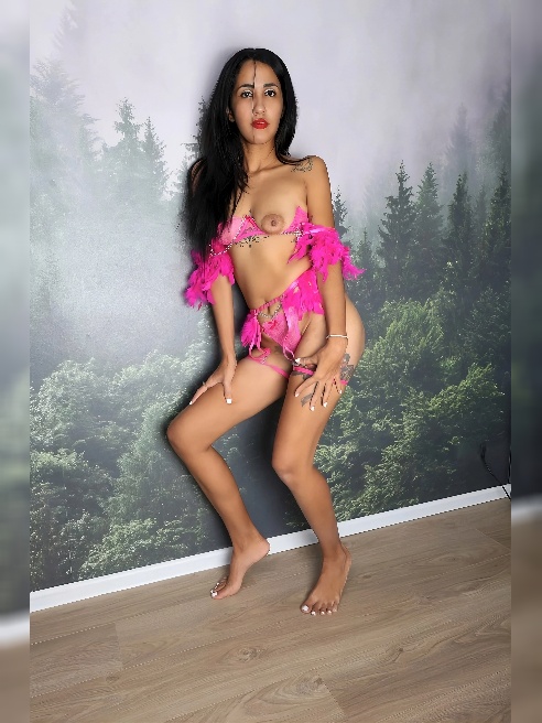 💋 Нежная маленькая девочка приглашает к себе не только в гости в квартиру но в гости в свою киску и попку! Приезжай скорей и попробуй мен...