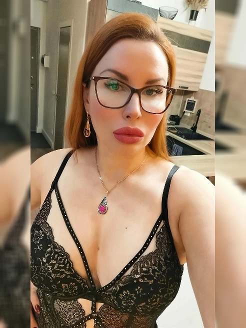 Открыта для длительных взаимовыгодных отношений GFE  

Встречаюсь исключительно под прекрасное настроение и при ментальном возбуждении:-...