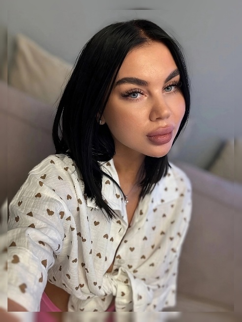 Я — воплощение соблазна, огня и бесконечного желания… 😈🔥 Моё тело создано для наслаждения, мои движения — для искушения, а мои губы… для...