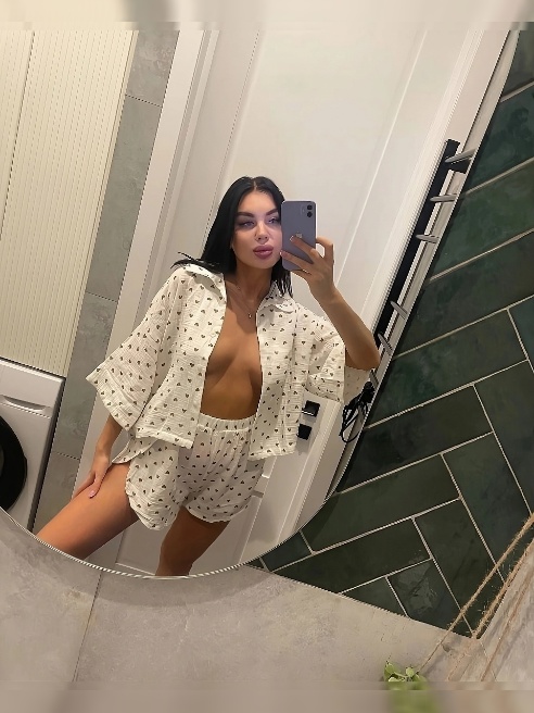 Я — воплощение соблазна, огня и бесконечного желания… 😈🔥 Моё тело создано для наслаждения, мои движения — для искушения, а мои губы… для...