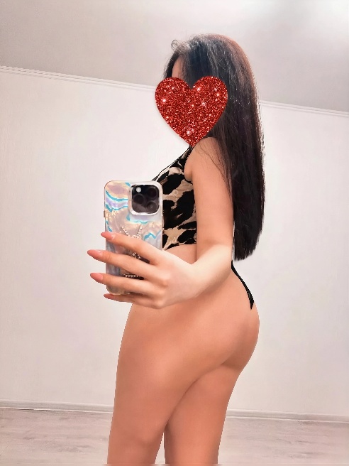 Приветик! Меня зовут Джулия💜Я обладательница шикарных натуральных форм🍑Жду в гости опрятного,воспитанного  ценителя красоты 😌Читать услов...