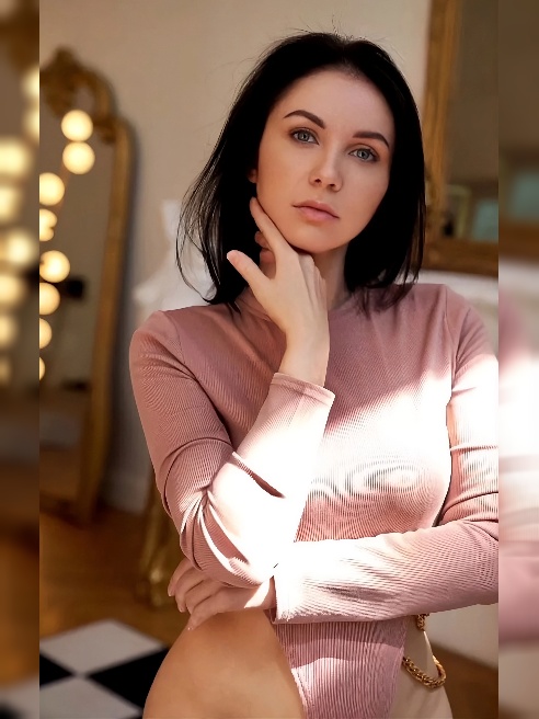 На звонки отвечаю редко  ,пишите сообщения (ТГ ,ватсап,обычные сообщения)

Яркая ,красивая ,очень чувственная и ухоженная💋Со мной гаранти...