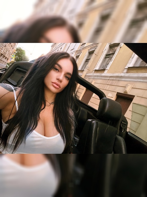 Мои вкусы просты. Я легко довольствуюсь самым лучшим.

Открыта для знакомств исключительно с добрыми, воспитанными  и щедрыми мужчинами...