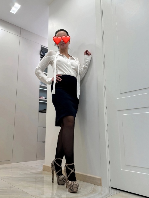 Разные сценические образы! 😍Большой выбор ролевых костюмов! Офиследи, скромная школьница, красная шапочка, заводная медсестра, послушная... Разные сценические образы! 😍Большой выбор ролевых костюмов! Офиследи, скромная школьница, красная шапочка, заводная медсестра, послушная...