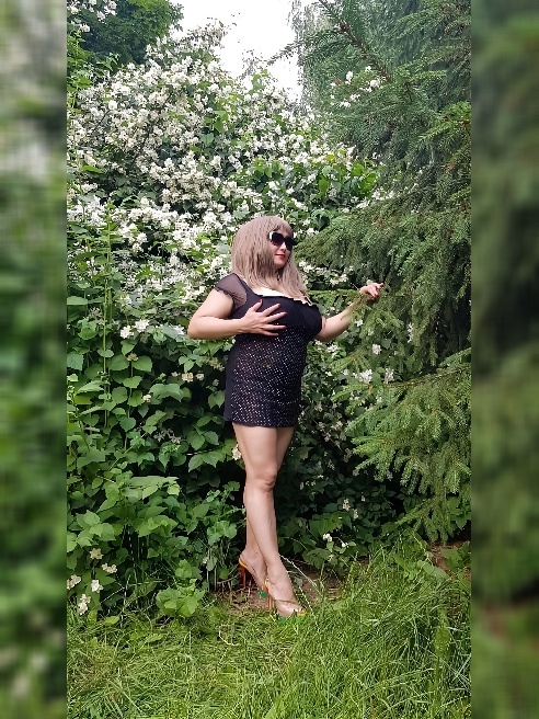 Дайте волю Вашей фантазии… и.. Восточная Красавица окажется к Вам благосклонной..



************



Своей улыбкой неземною

Я покорю вас...