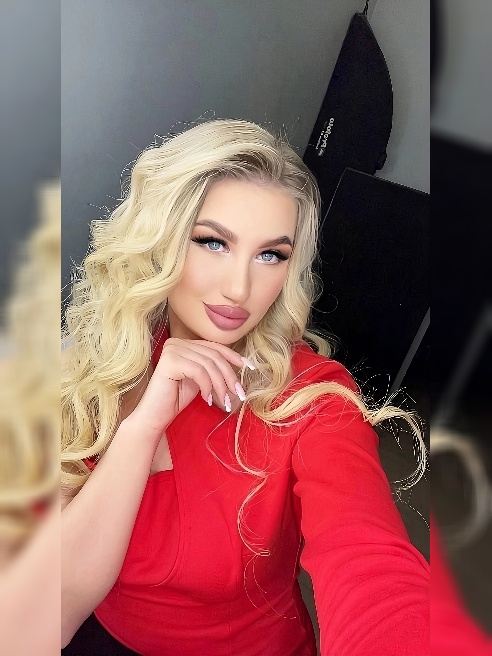 Эта ночь будет принадлежать только нам. 💋🔥 Я хочу почувствовать тебя рядом, каждое твоё движение, каждый шёпот, который пробуждает во мне...