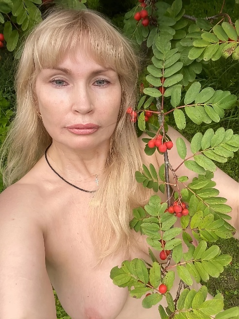 Развратная, но интелигентная блондинка с большим опытом и чувством юмора принимаю у себя мужчин для хорошего секса и времяпровождения.Вед...
