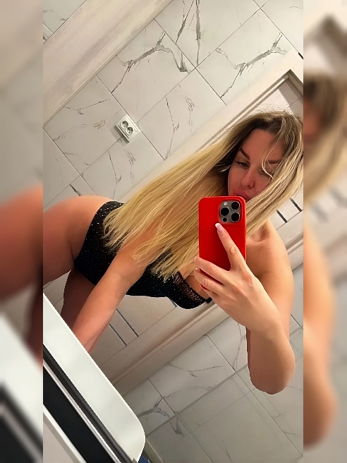 Просто посмотри на мои шикарные формы и моё красивое лицо🥰



На мои мягкие губки, а потом представь их на своём возбуждённом члене, кото...